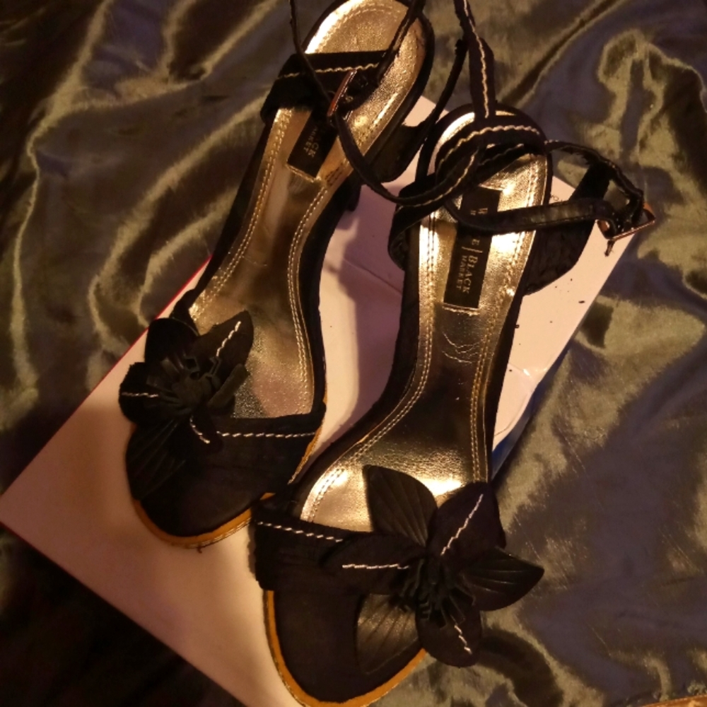 Black n White  Will negotiate All offers Thank you